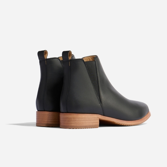 Nisolo Peruvian Leather Eva Everyday Chelsea Boots - Picture 7 of 16